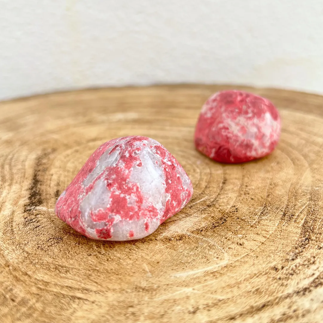 Pedra thulite para meditação e harmonização espiritual