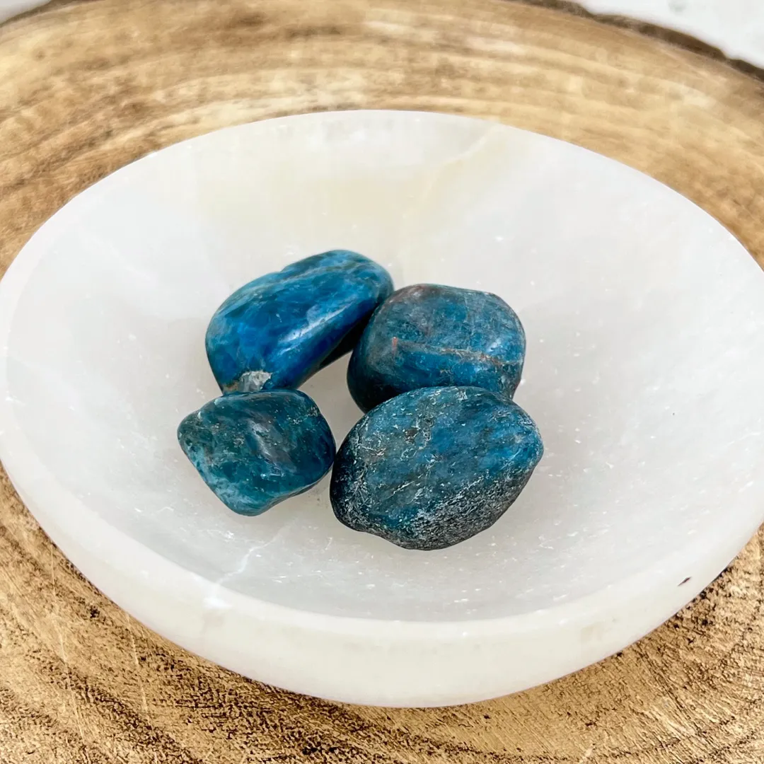 Pedra apatite azul em cristal natural para energia e motivação
