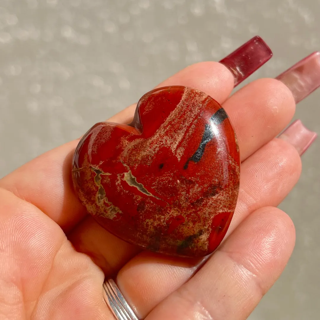 Coração jaspe vermelho decorativo com energia natural e espiritual