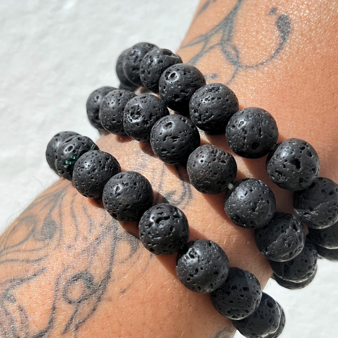 Pulseira Pedra Lava 10mm disponivel na Sol Lua Milfontes