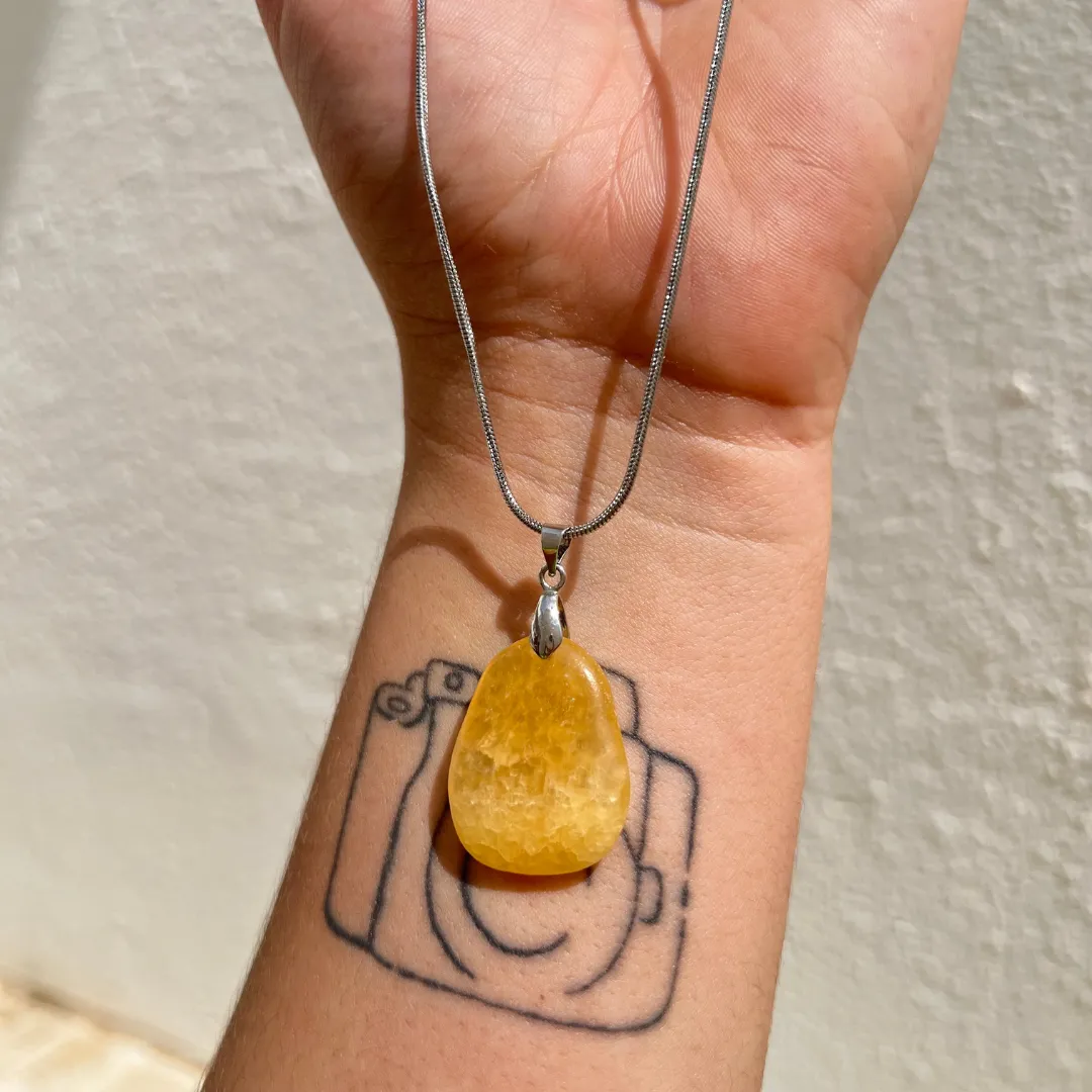 Pendente calcite amarela com energia de vitalidade e alegria