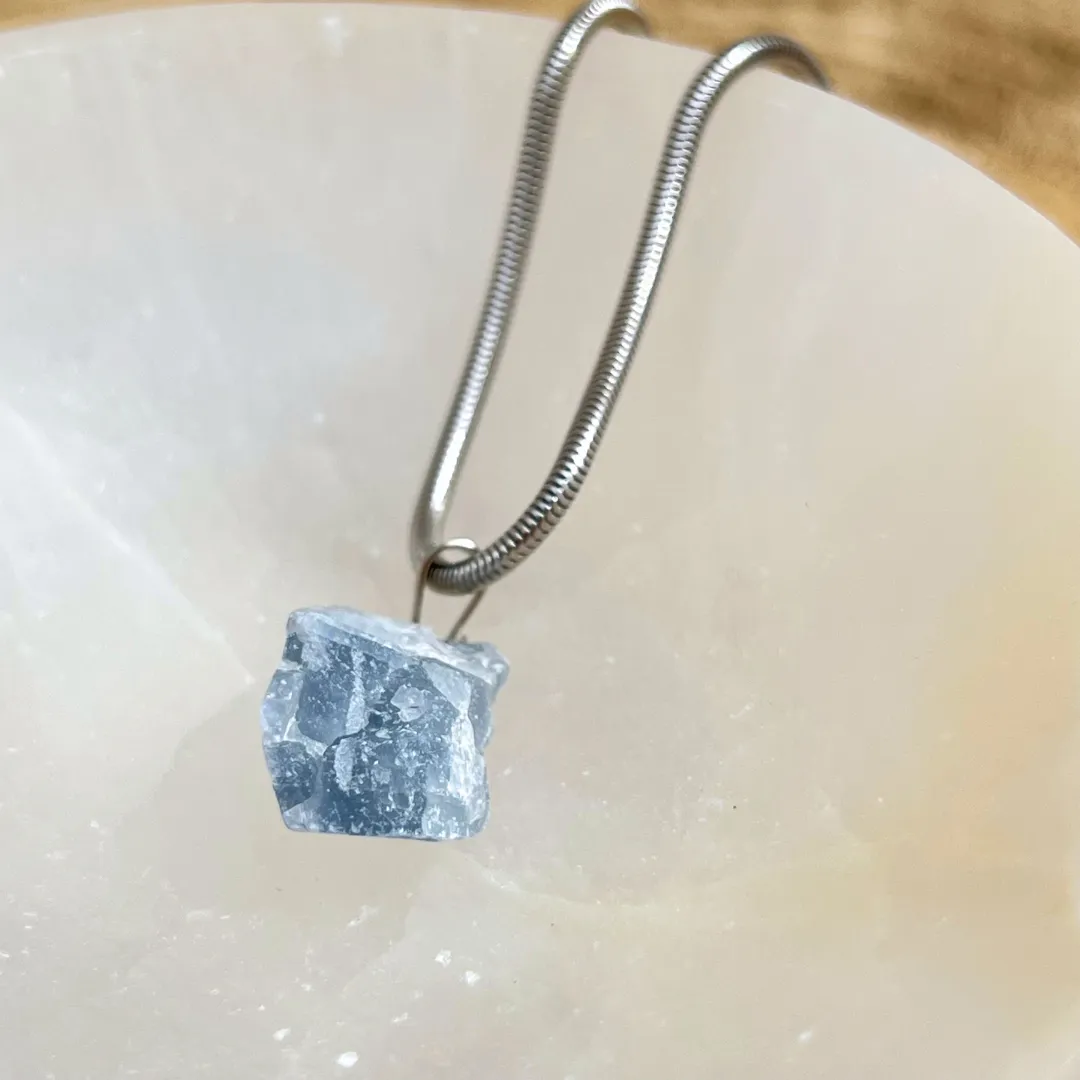 Colar com Pendente Calcite Azul cristal natural energético