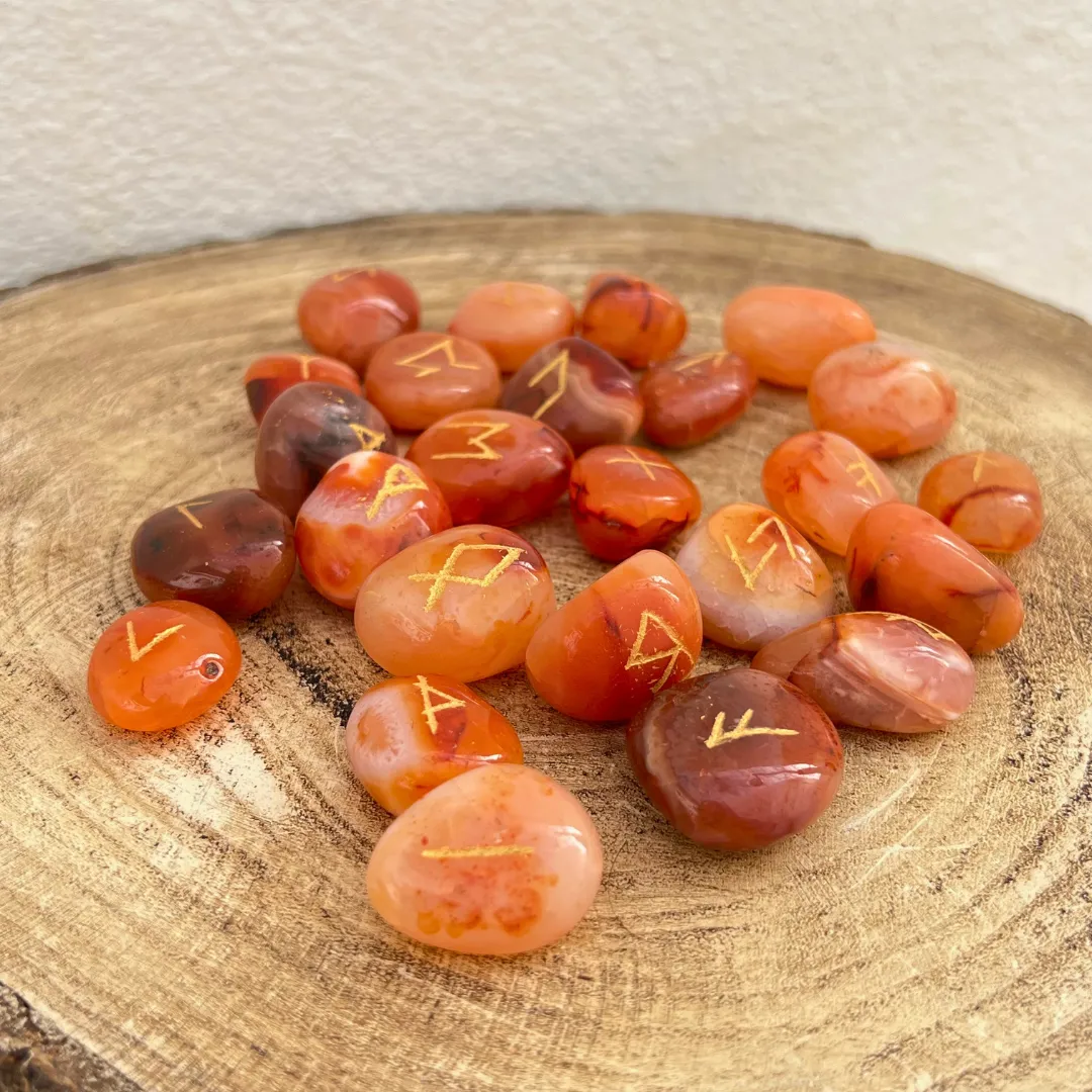 Pedras de runas em cornalina natural laranja com acabamento polido