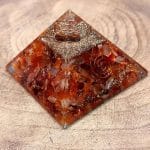 Pirâmide Orgonite Cornalina - 7x7 Cm