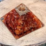 Pirâmide Orgonite Cornalina - 9x9 cm