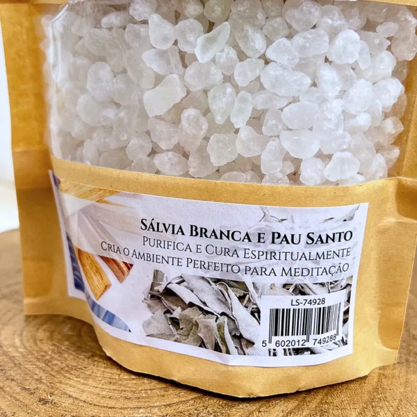 Banho de Sal Grosso, Sálvia Branca e Pau Santo para limpeza energética