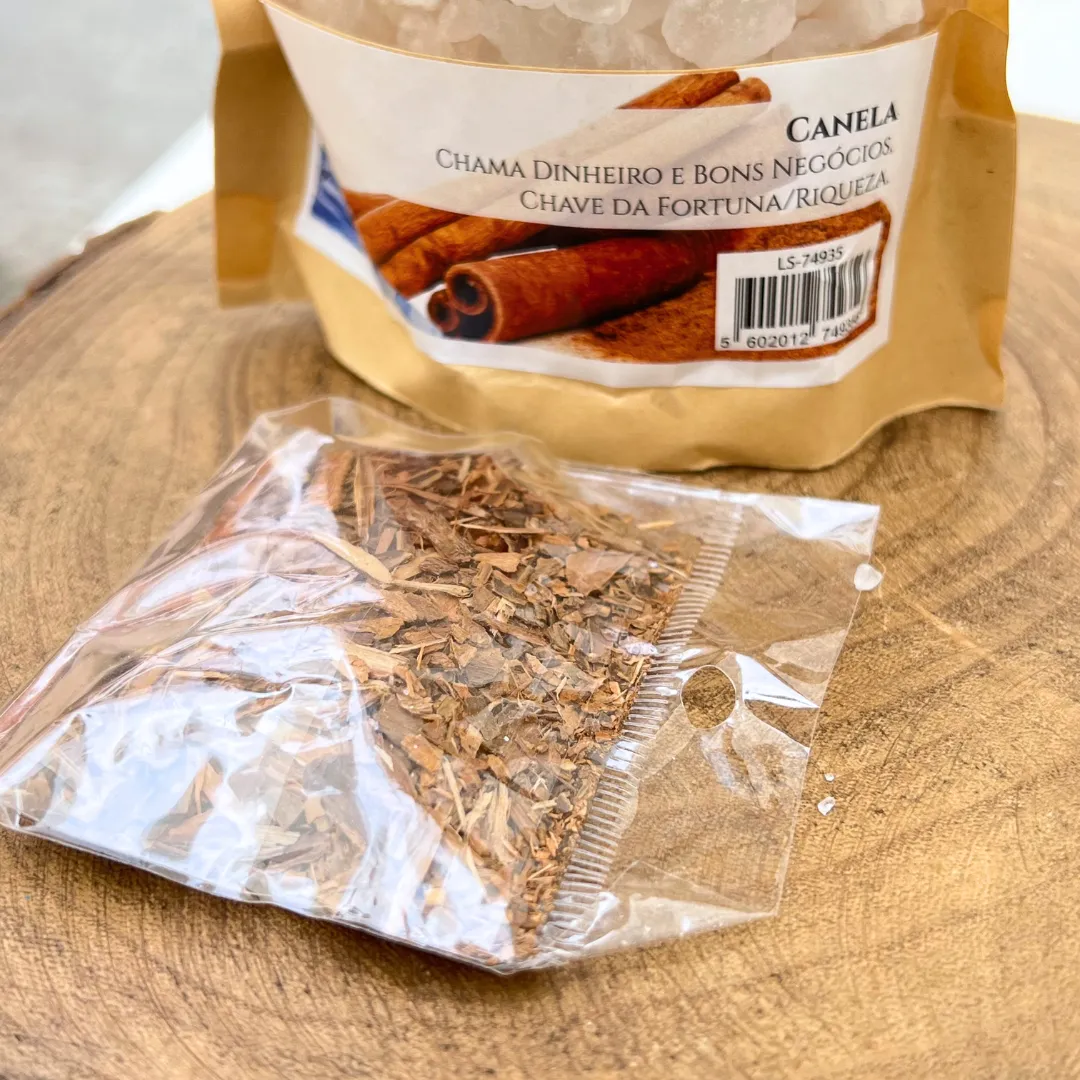 Banho de sal grosso e canela natural para limpeza energética