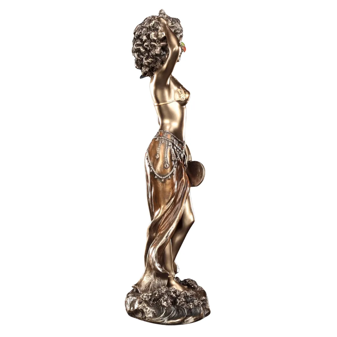 Estátua de Oshun em altar espiritual energia feminina e proteção