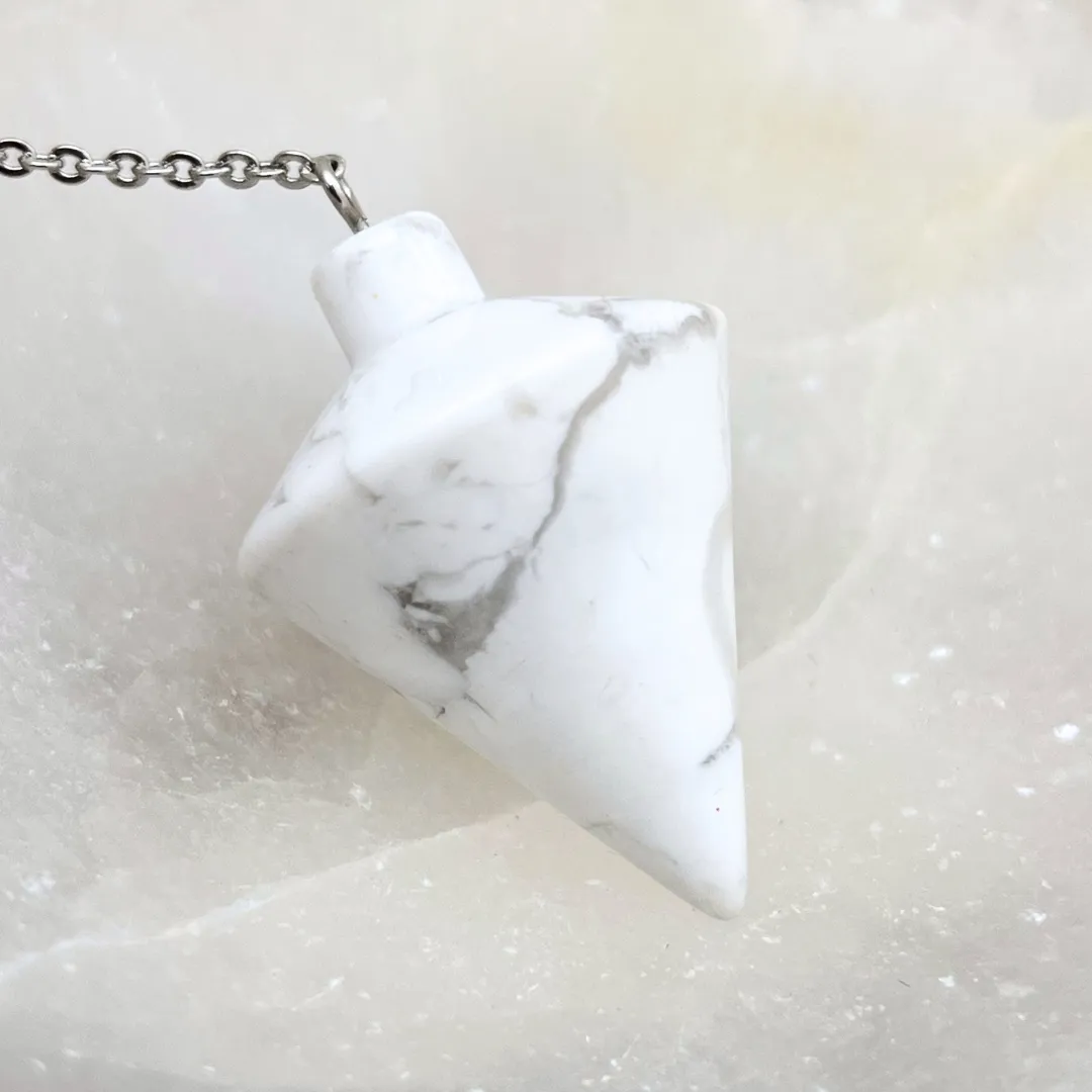 Pêndulo cónico howlite em cristal natural branco polido