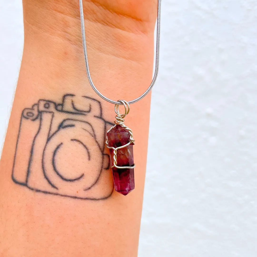 Colar com Pendente Fluorite cristal natural multicolor