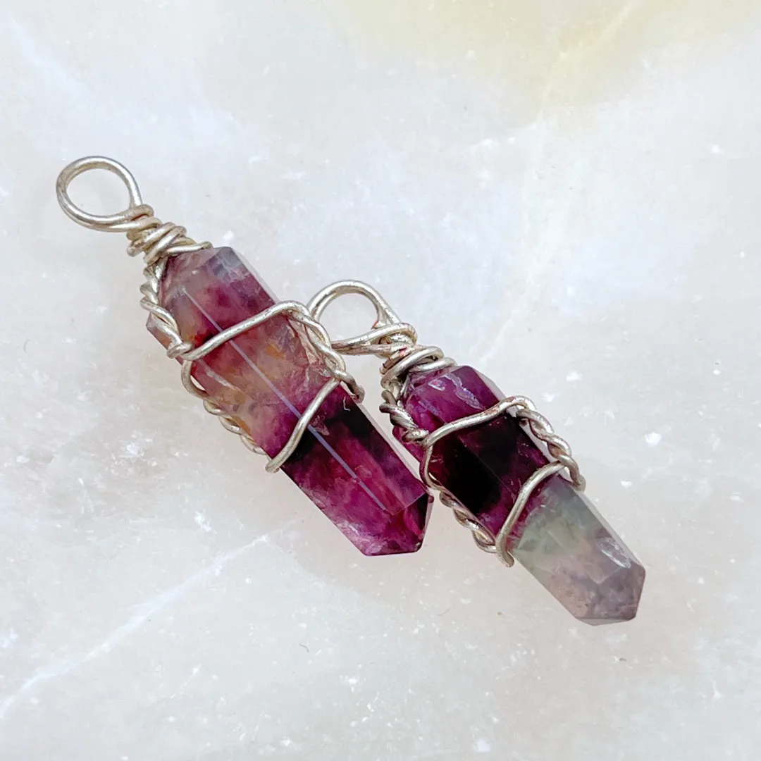 Pendente Fluorite natural polida com energia harmoniosa disponivel na Sol Lua Milfontes