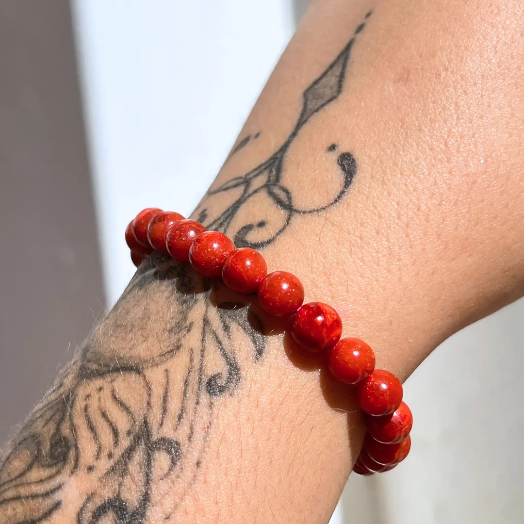 Compre Pulseira Coral 8mm na Sol Lua Milfontes