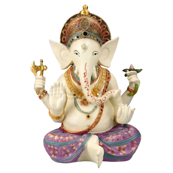 Estátua de Ganesha sentado simbolizando sabedoria e prosperidade espiritual