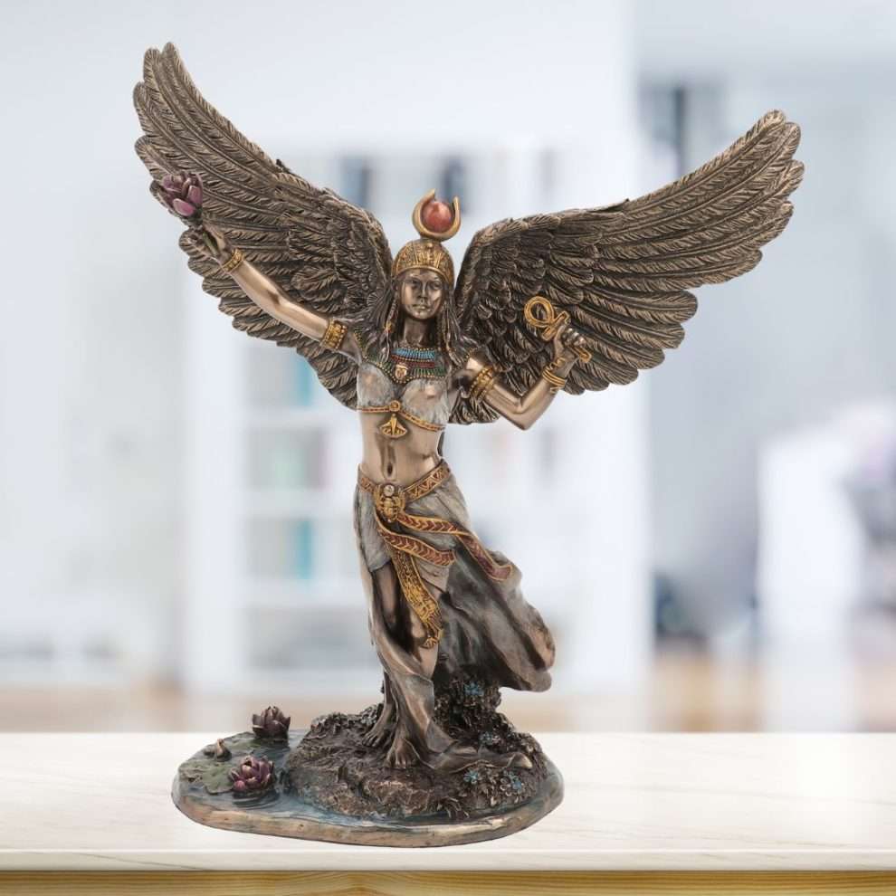 Estátua Deusa Ísis
