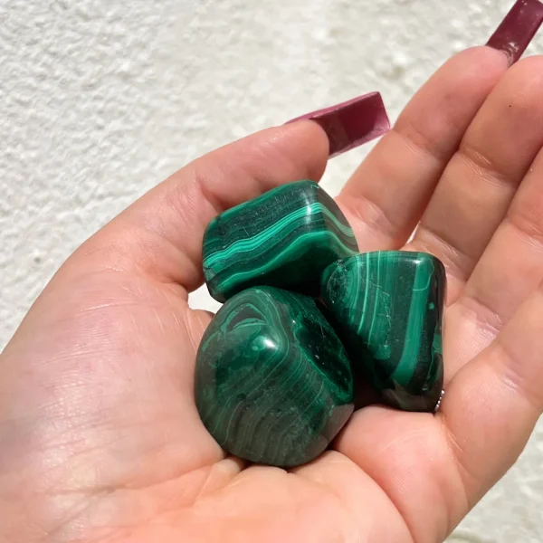 Malaquite decorativa em pedra natural energética para bem-estar diário
