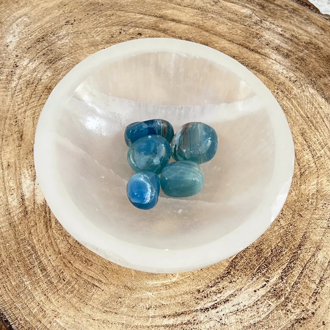 Cristal ónix azul para decoração espiritual e energia positiva
