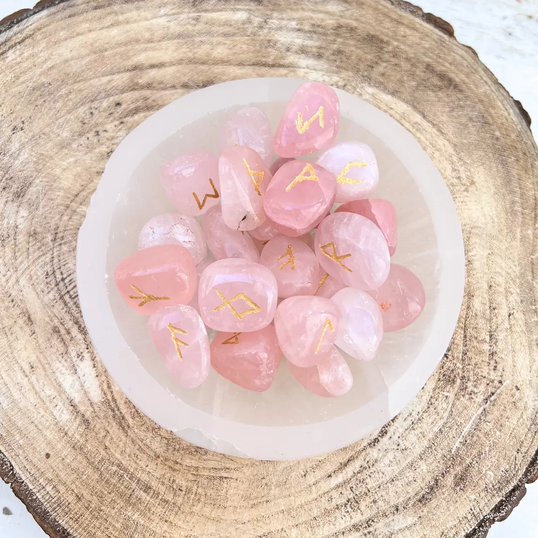 Runas Quartzo Rosa disponivel na Sol Lua Milfontes