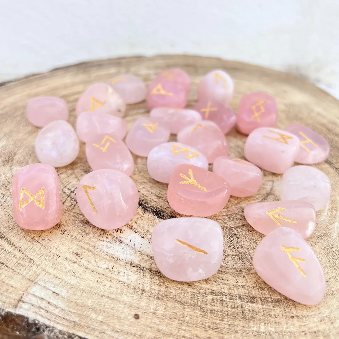 Runas Quartzo Rosa , cristal do amor