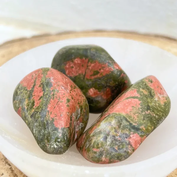 Pedra unakite natural para equilíbrio emocional e energia positiva disponivel na Sol Lua Milfontes