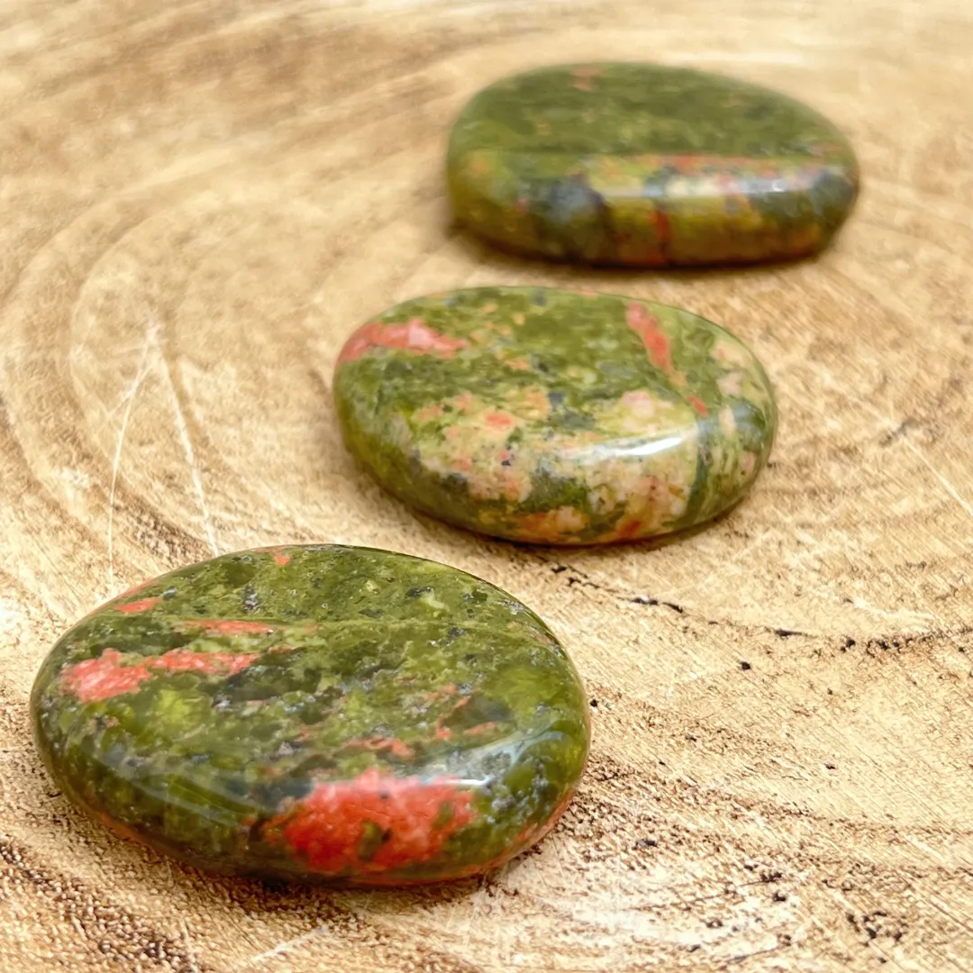 Cristal unakite plano para decoração espiritual e energia positiva