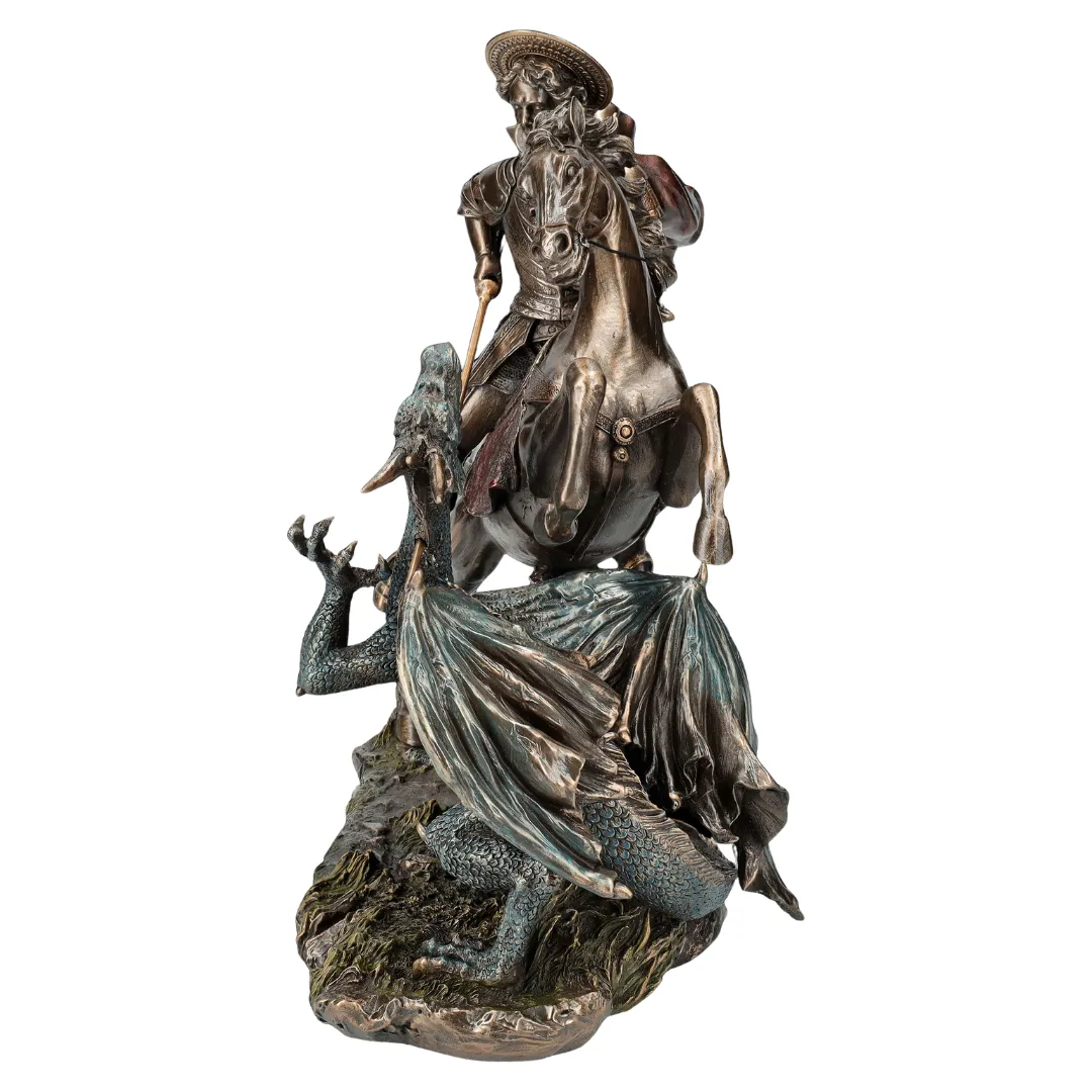 Estátua decorativa de São Jorge e o dragão com acabamento detalhado