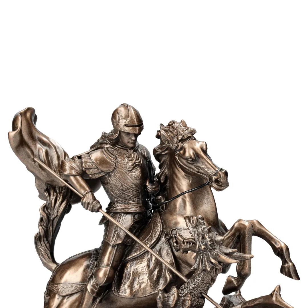 Estátua de São Jorge e o dragão com detalhes realistas em resina