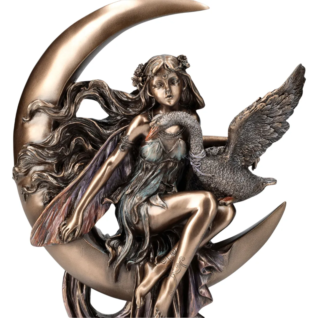 Estátua fada da lua símbolo de magia e energia lunar disponivel na Sol Lua Milfontes