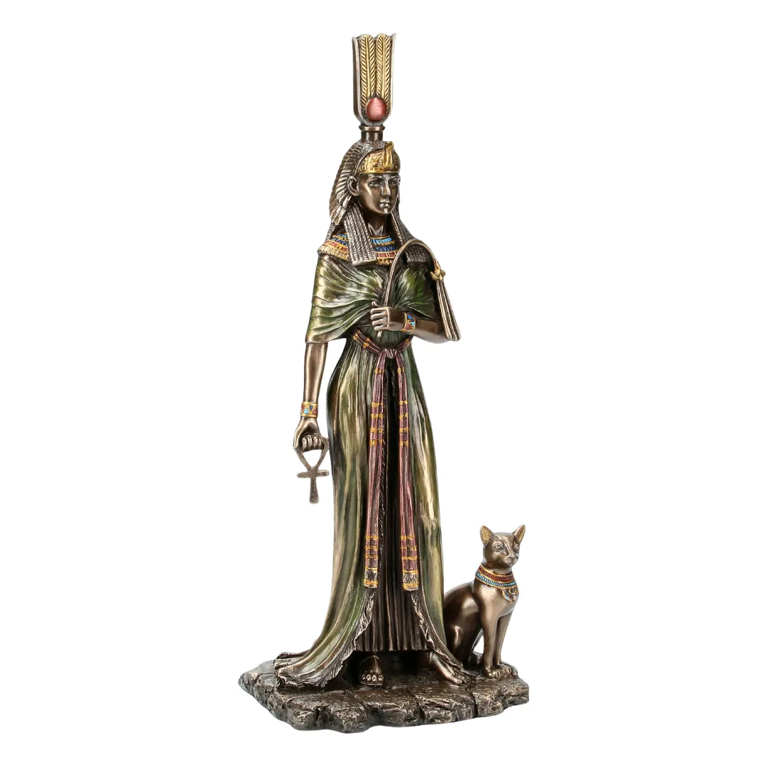 Escultura de Nefertiti em resina com detalhes inspirados na arte egípcia