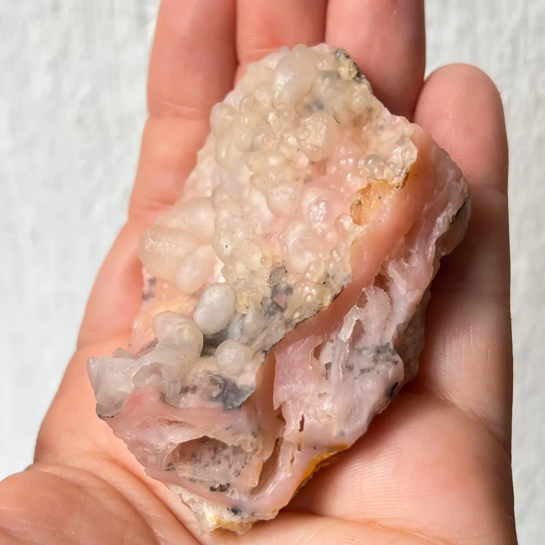 Pedra opala rosa natural para amor-próprio e equilíbrio emocional disponivel na Sol Lua Milfontes