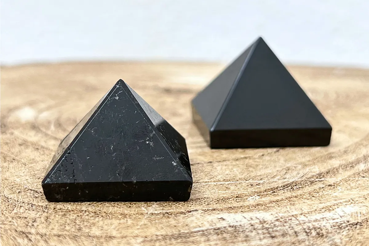 Artido sobre cristal turmalina negra disponivel na Sol Lua Milfontes