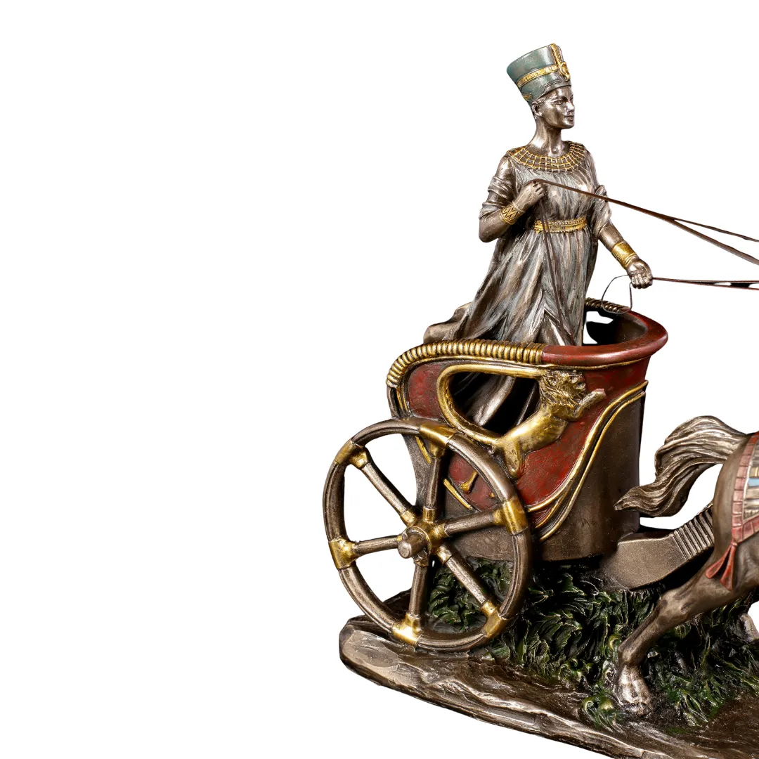 Estátua de Nefertiti decorativa com carro para ambiente espiritual e elegante