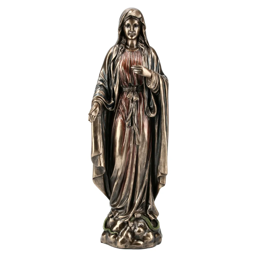 Estátua da Virgem Maria com mãos em oração simbolizando fé e proteção disponivel na Sol Lua Milfontes