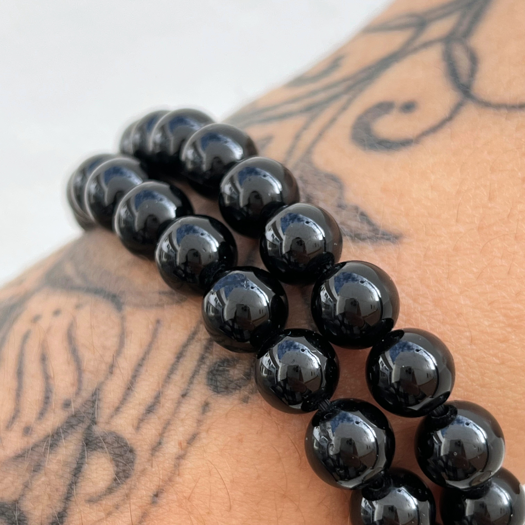 Pulseira Obsidiana É considerada uma das pedras mais poderosas para proteção energética.
