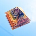 Pirâmide Orgonite - Chakras - 4x4