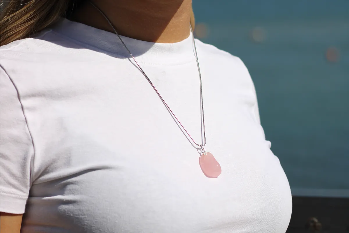 Artigo sobre Quartzo Rosa disponivel na Sol Lua Milfontes