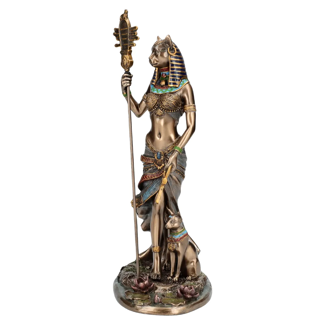 Estátua de Bastet deusa egípcia com forma de gato simbolizando proteção espiritual