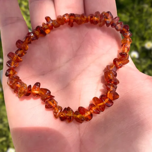 Pulseira âmbar para ajudar na dentição dos bebés