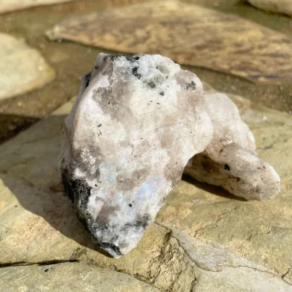 Pedra da Lua, Favorece a adaptação a novos ciclos.