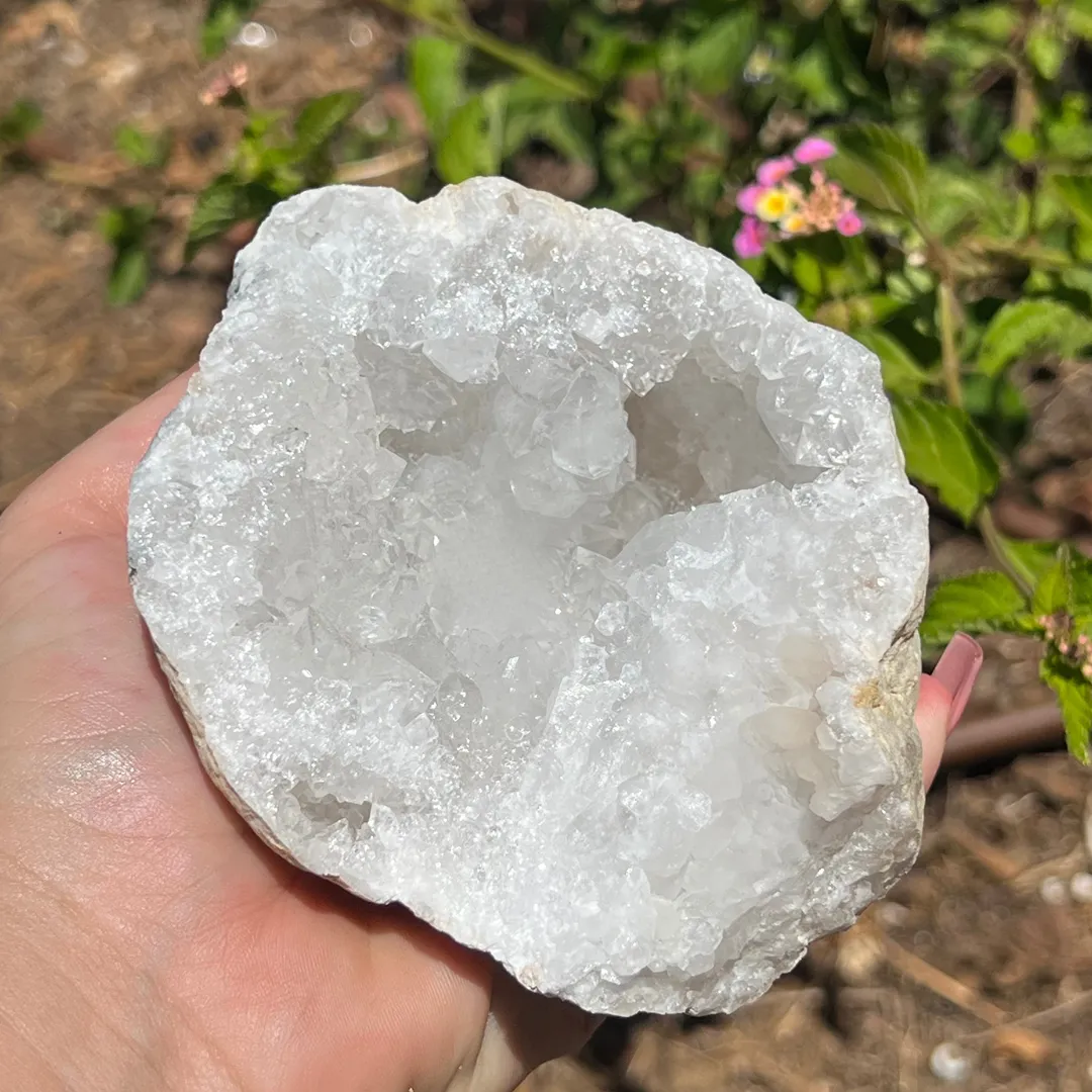 Geode de Quartzo Cristal Com Calcite disponivel na Sol Lua Milfontes
