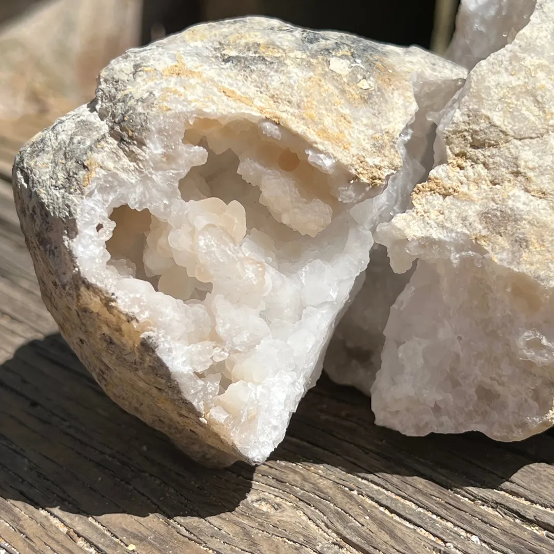 Geode de Quartzo Cristal Com Calcite , amplificador de energias
