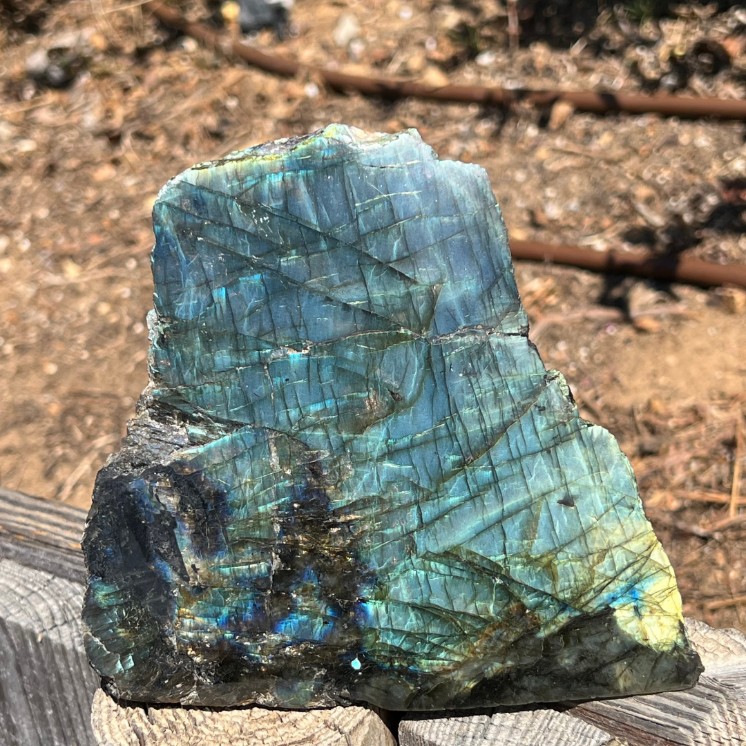 Labradorite 1,420kg 100% natural