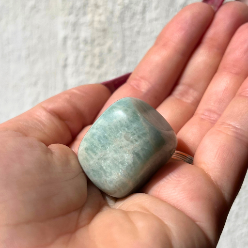 Amazonite Natural Polida disponível em Vila Nova de Milfontes, na Sol Lua Milfontes.