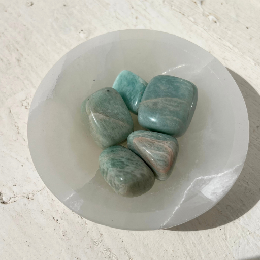 A Amazonite é um cristal reconhecido pelos seus tons verde-água, azul-esverdeado e turquesa.