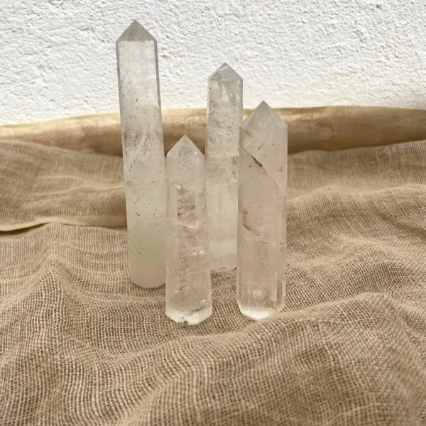 O Gerador de Quartzo Cristal pode ser colocado numa sala de estar, escritório, quarto, espaço de meditação ou sala de terapias.