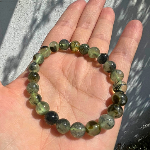 Comprar Prehnite na Sol Lua Milfontes, cristais autênticos e cuidadosamente selecionados.