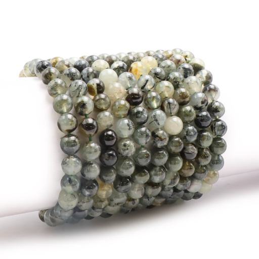 A Prehnite é um mineral natural apreciado pela sua tonalidade verde suave e pelo seu simbolismo espiritual.