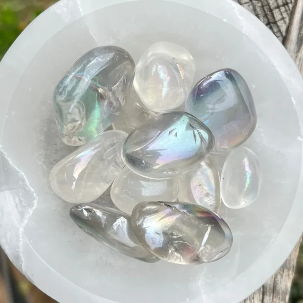 Quartzo Aura combina um brilho iridescente único com uma energia inspiradora.