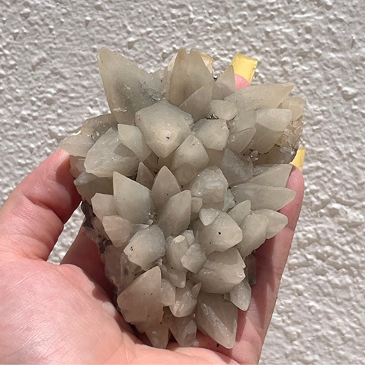 A Calcite simboliza clareza, renovação e equilíbrio.