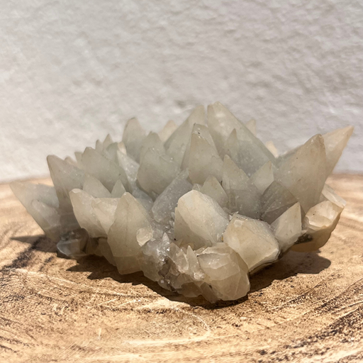 Drusa de Calcite, exemplar de forma única, tornando impossível encontrar duas peças iguais.