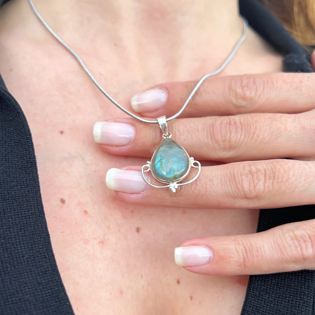 Pendente Labradorite disponivel na Sol Lua Milfontes